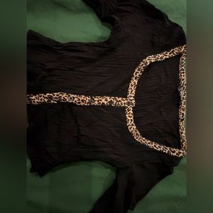 Black cropped long sleeve with cheetah print hem -shein